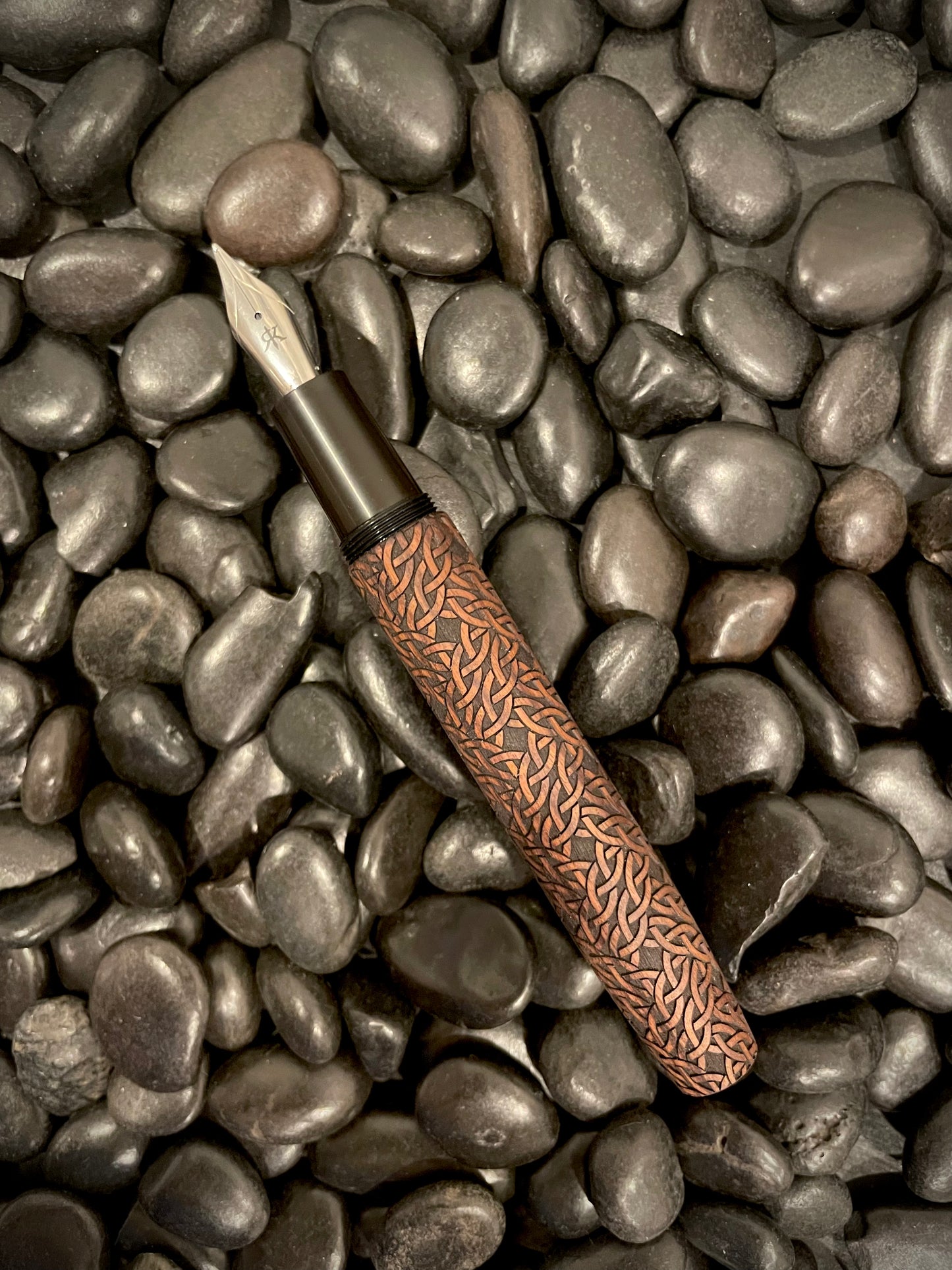 Celtic Knot - Bolivian Rosewood L-16